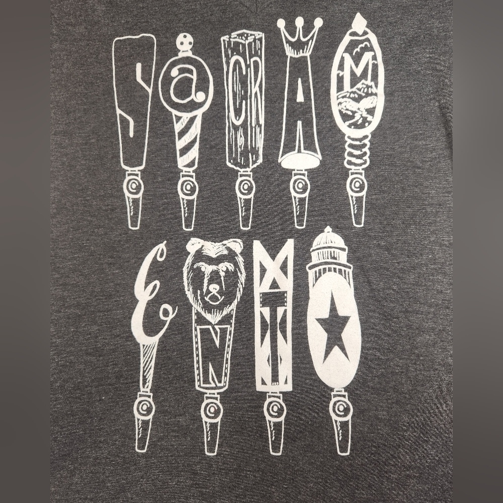 SACRAMENTO Beer Tap Grey V-Neck Tee-Shirt. Size S